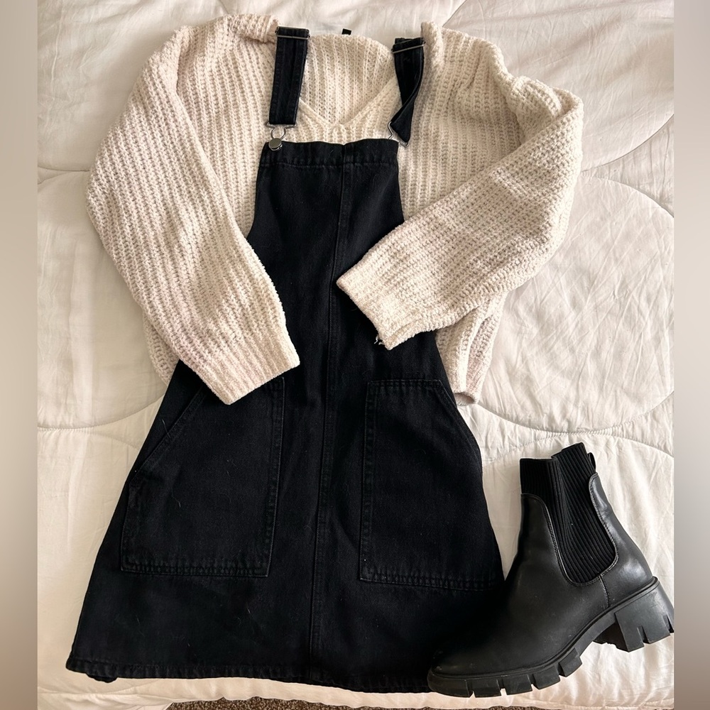 Black denim overalls dress 🍂